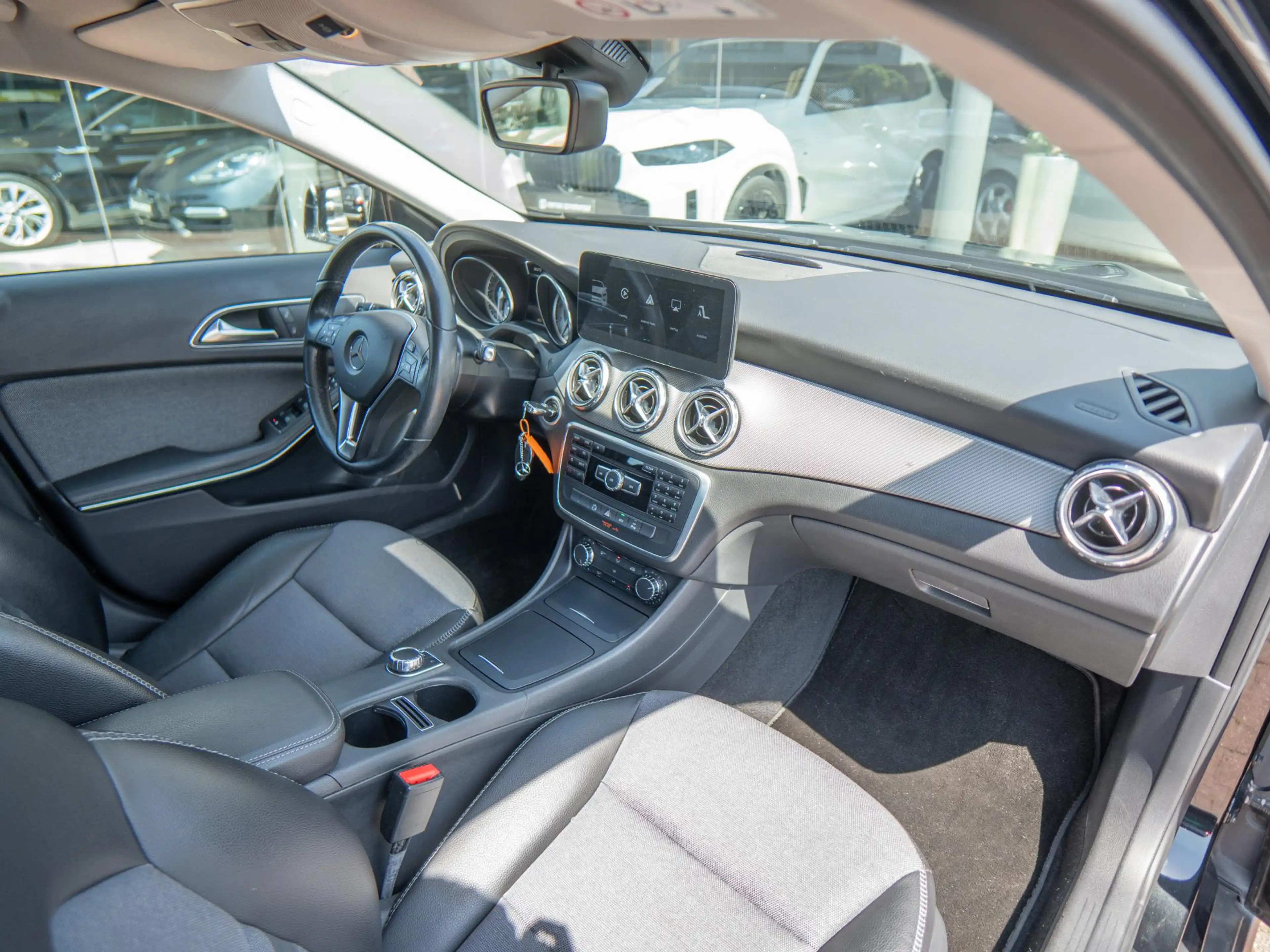 Mercedes-Benz GLA 200 Prestige | Elc trekhaak | Wide-screen | Volledig o — photo 5