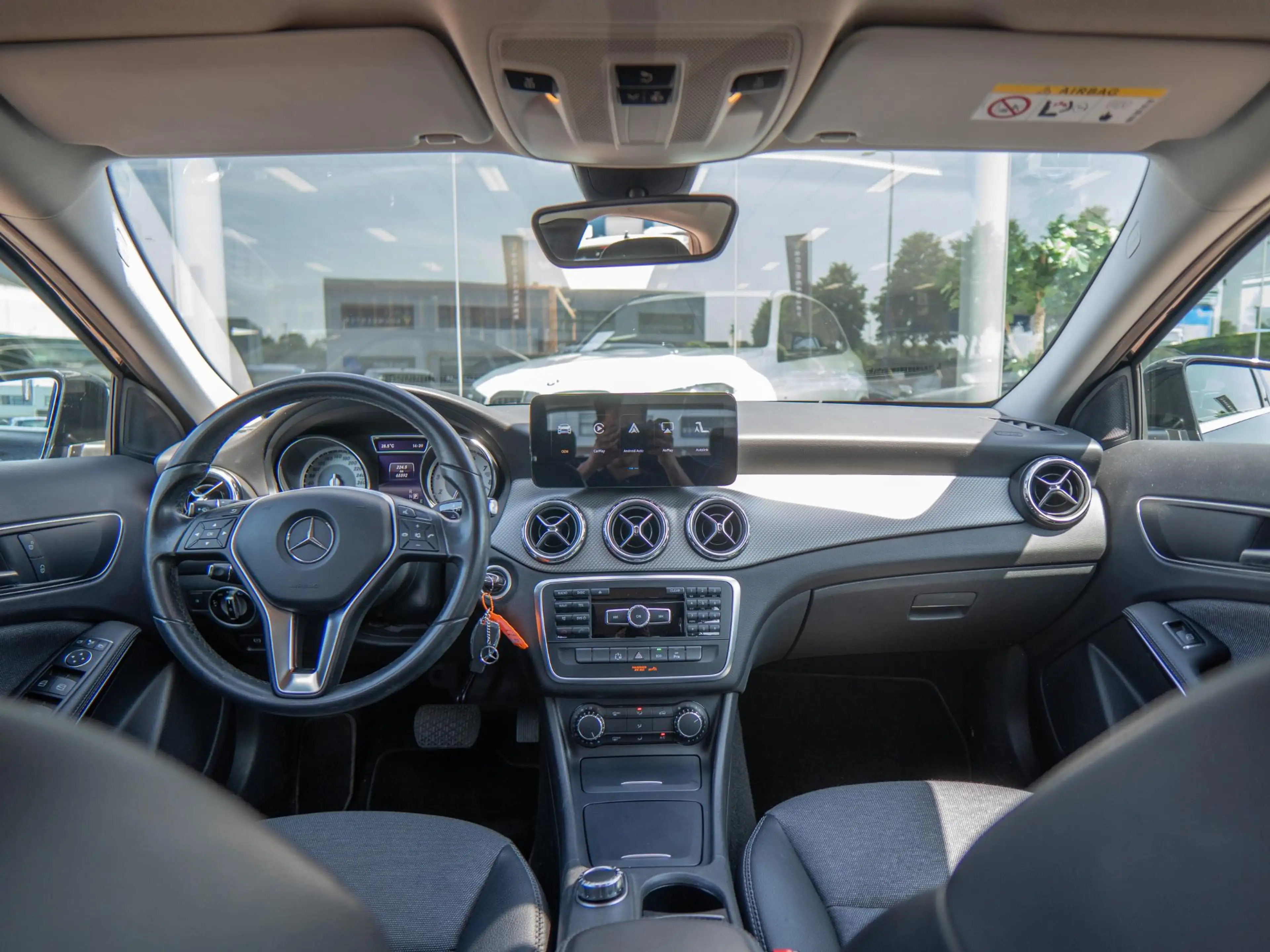 Mercedes-Benz GLA 200 Prestige | Elc trekhaak | Wide-screen | Volledig o — photo 3