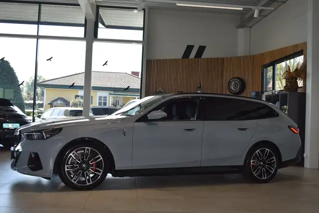 BMW 520 520 d ///M Sport Pro //AHK //ICONIC Ansicht 4