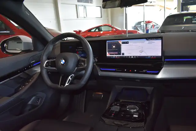 BMW 520 520 d ///M Sport Pro //AHK //ICONIC Ansicht 17