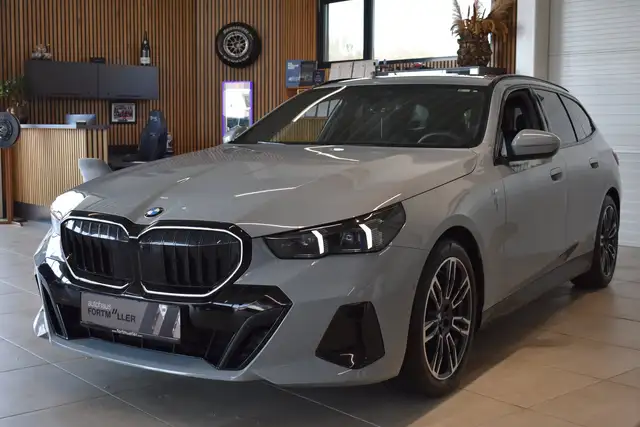 BMW 520 520 d ///M Sport Pro //AHK //ICONIC Ansicht 3
