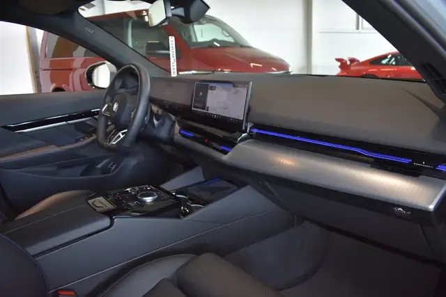 BMW 520 520 d ///M Sport Pro //AHK //ICONIC Ansicht 24