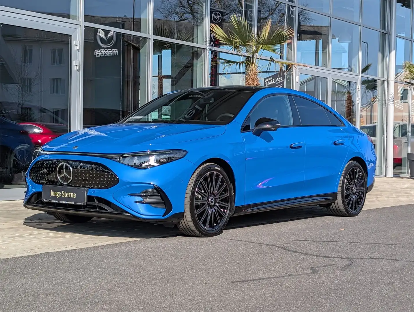 Mercedes-Benz CLA 350 4MATIC mit EQ Technologie KeyGo Shz AMG Blau - 2
