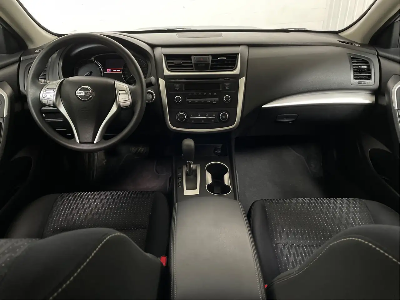 Nissan Altima снимка Nissan Altima