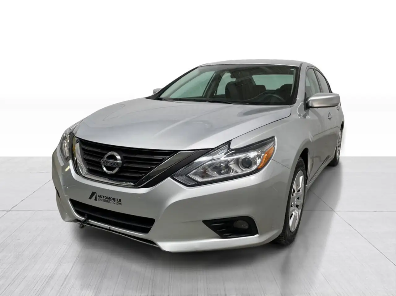 Nissan Altima снимка Nissan Altima