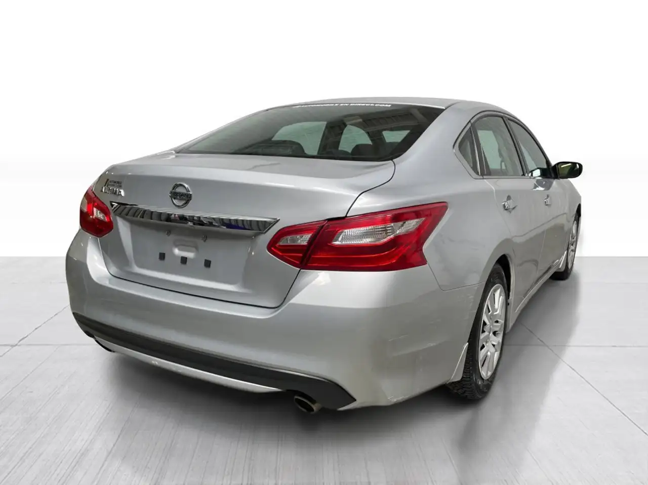 Nissan Altima снимка Nissan Altima