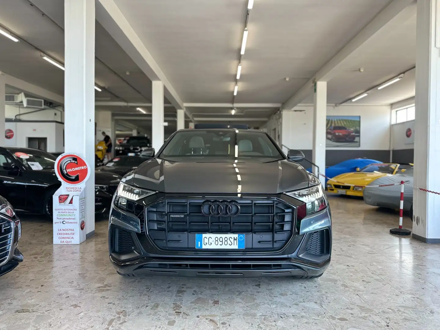 Audi Q8 50 TDI 286 CV quattro tiptronic Sport Sline Grigio - 2