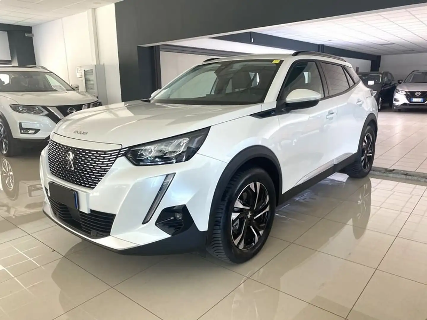Peugeot e-2008 136 CV Allure Pack Bianco - 1