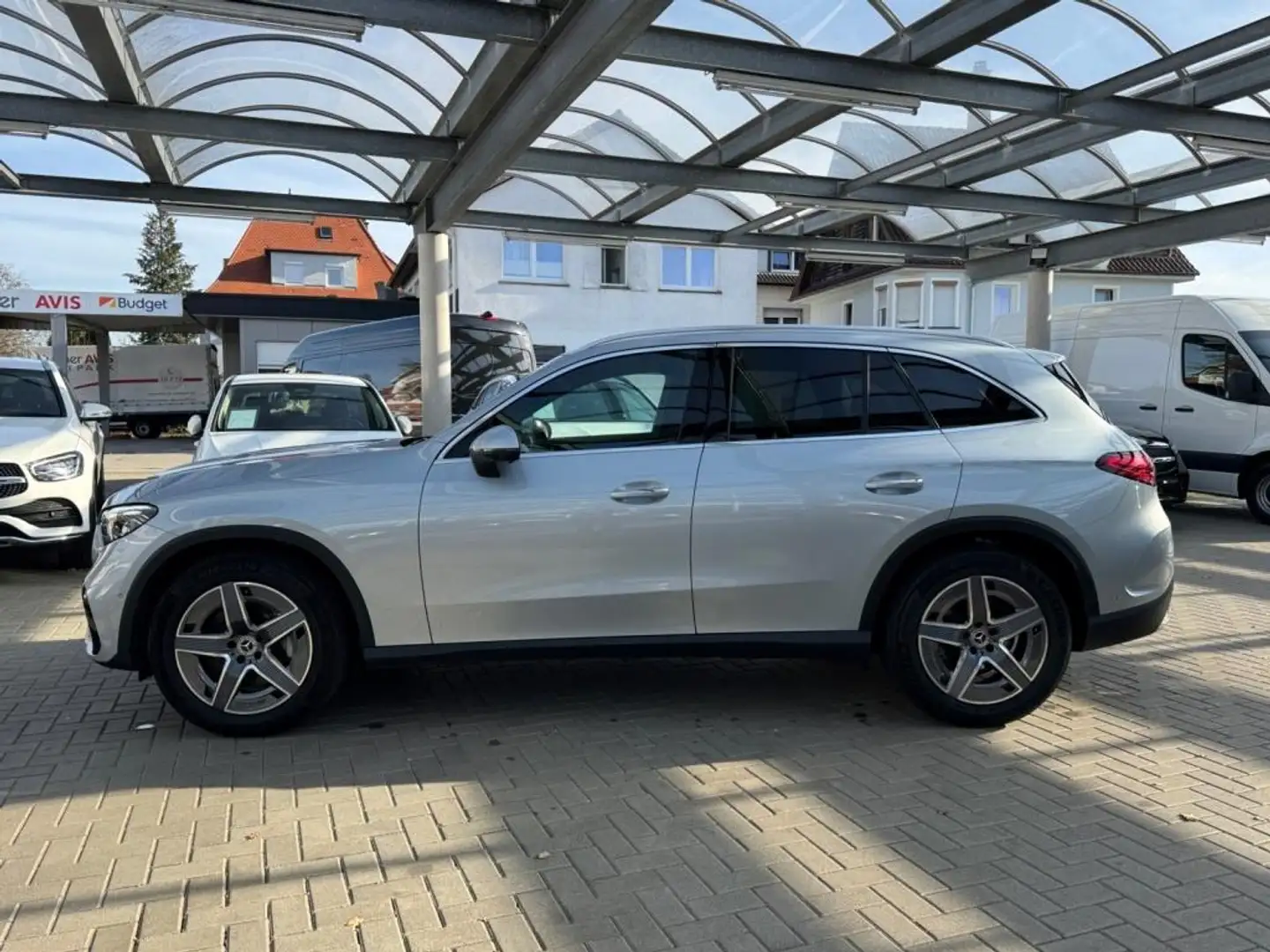 Mercedes-Benz GLC 300 d 4M +AMG+DISTRO+SHZ+MEMORY+NAVI+AHK+PDC Silber - 2