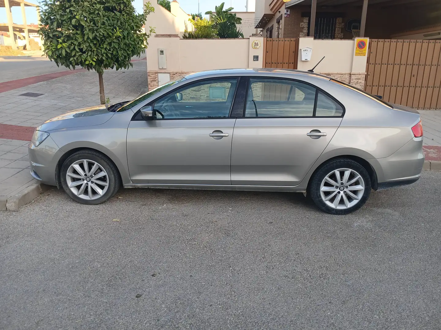 SEAT Toledo Toledo 1.6TDI CR Reference 115 Reference Beige - 2