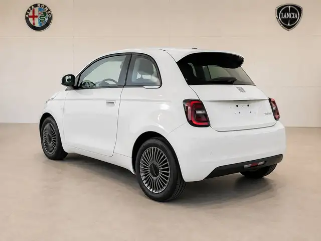 Fiat 500 view 3