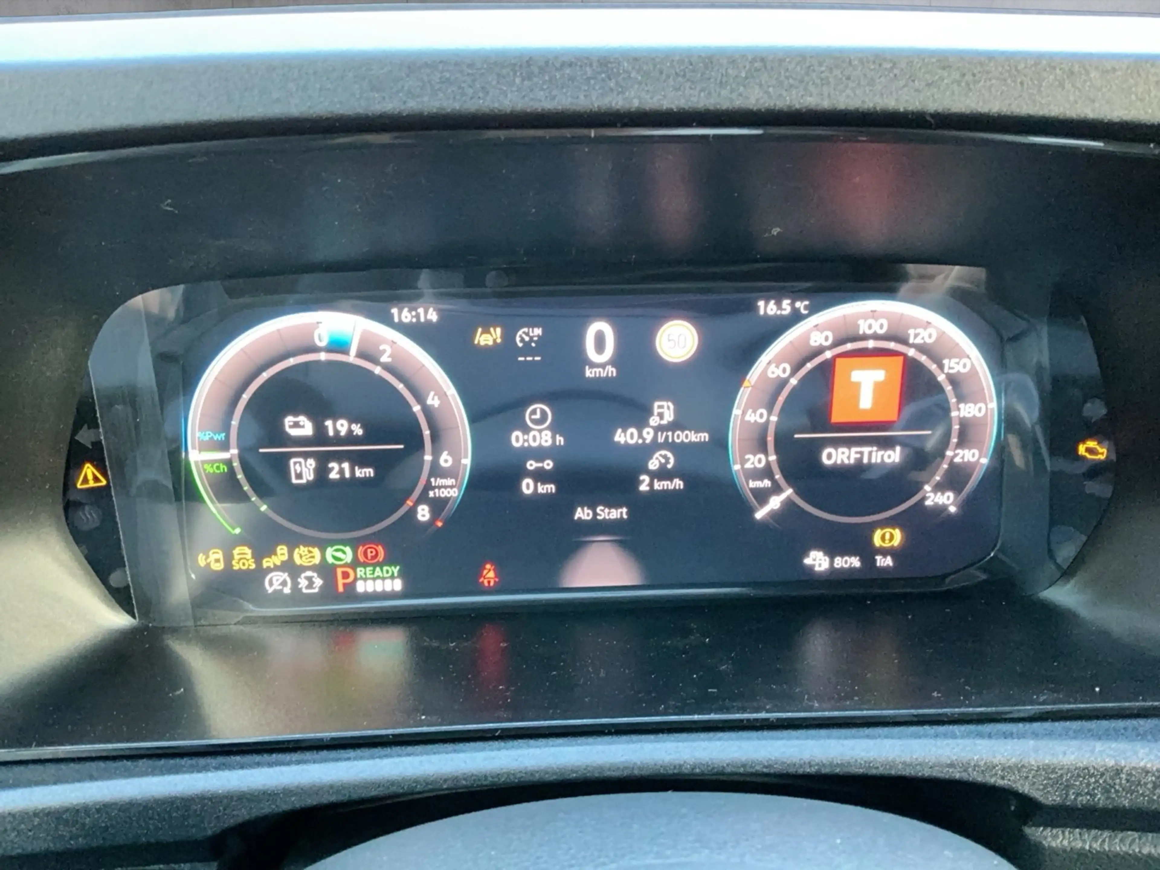 Volkswagen Caddy eHybrid 110 kW — photo 9