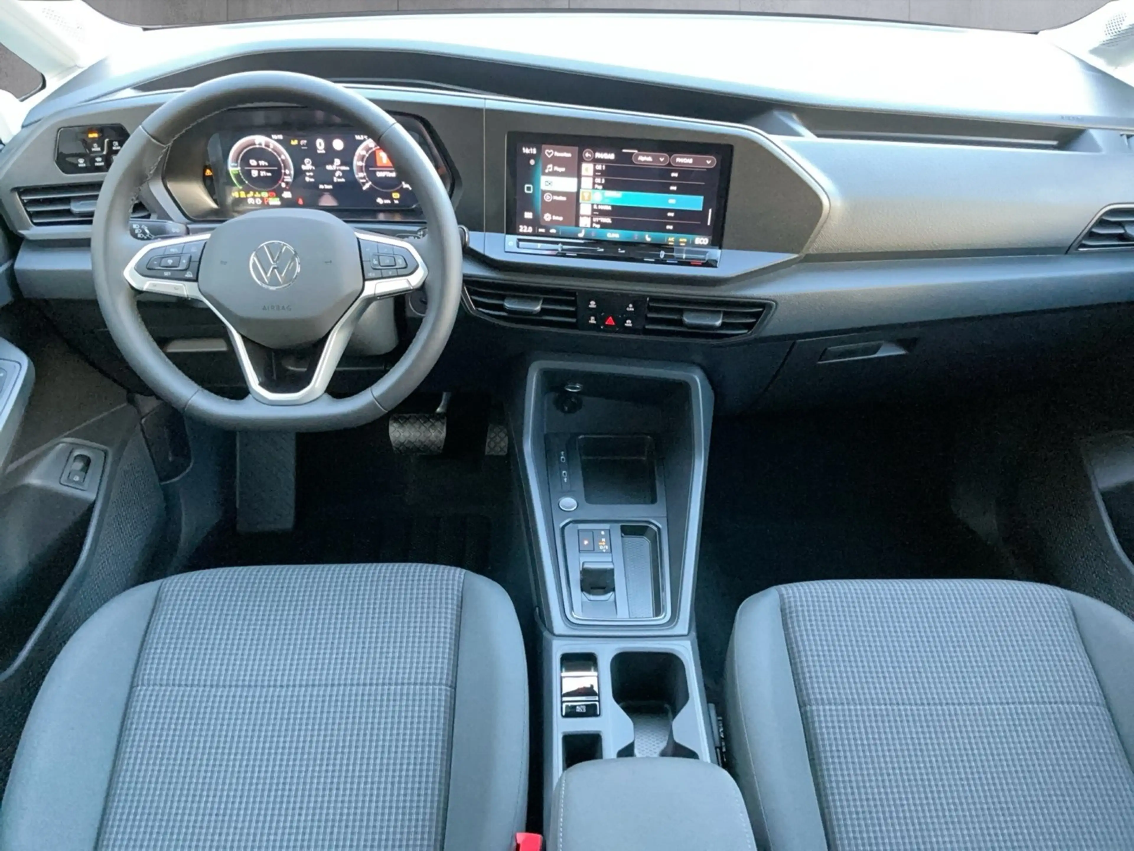 Volkswagen Caddy eHybrid 110 kW — photo 10