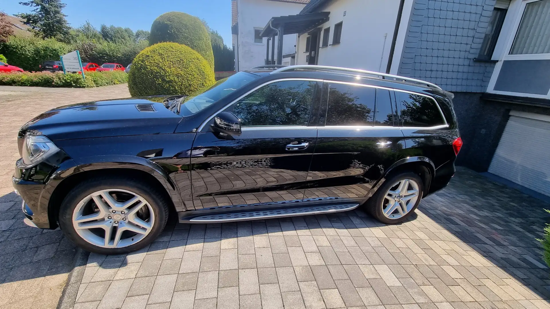 Mercedes-Benz GL 500 GL 500 4Matic  7G-TRONIC  1Hand  AHK 3,5t Schwarz - 1