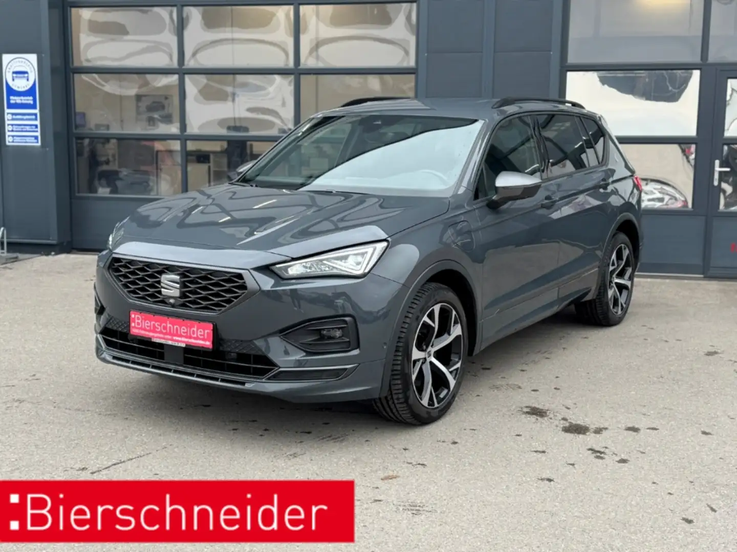 SEAT Tarraco 1.4 e-Hybrid FR LED NAVI AHK 19 PARKLENK ACC SHZ V Grau - 1