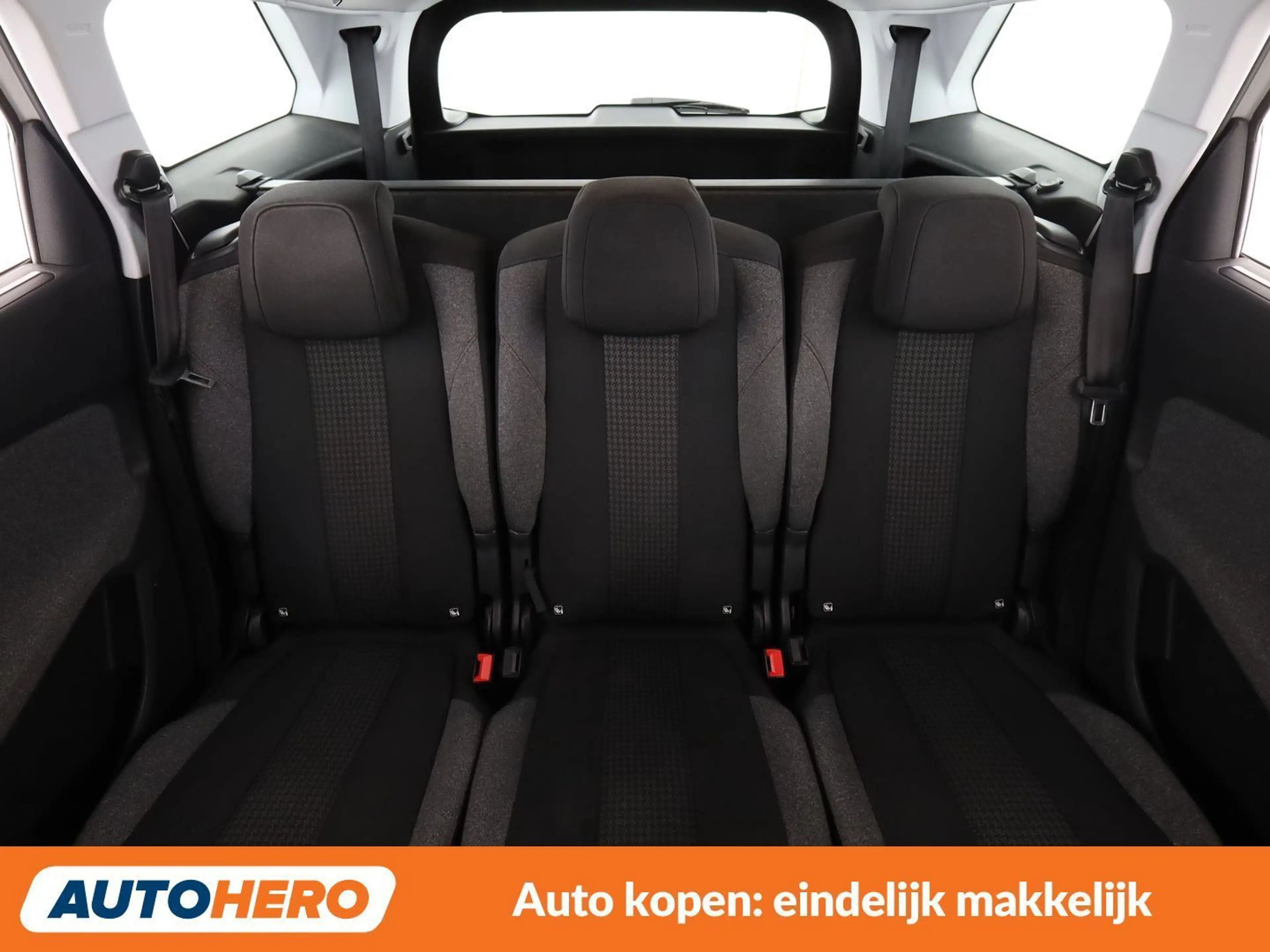 Peugeot 5008 1.2 PureTech Active — photo 15