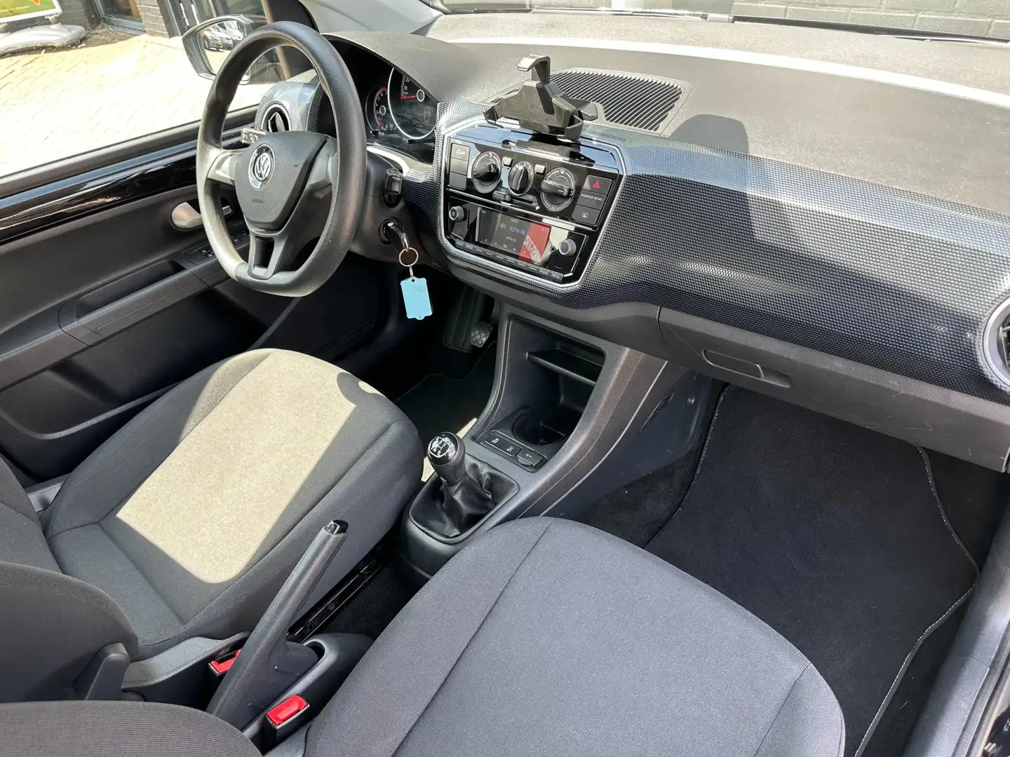 Volkswagen up! 1.0 BMT move up!/2E EIG/PDC/CRUISCONTROL/NAP!! Zwart - 2