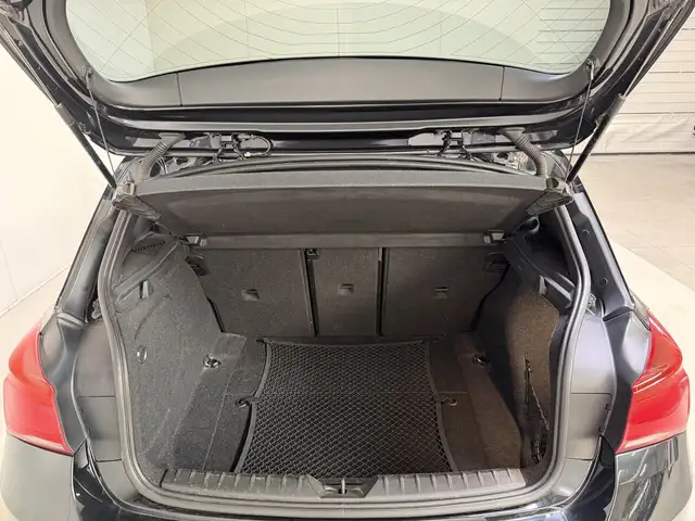 BMW 1 Series view 20