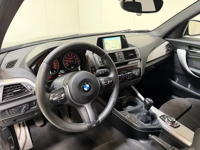 BMW 1 Series view 18
