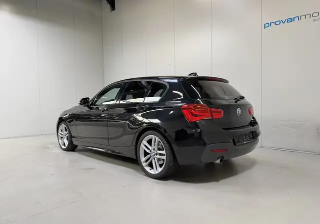 BMW 1 Series view 6
