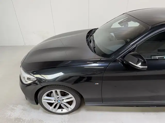 BMW 1 Series view 23