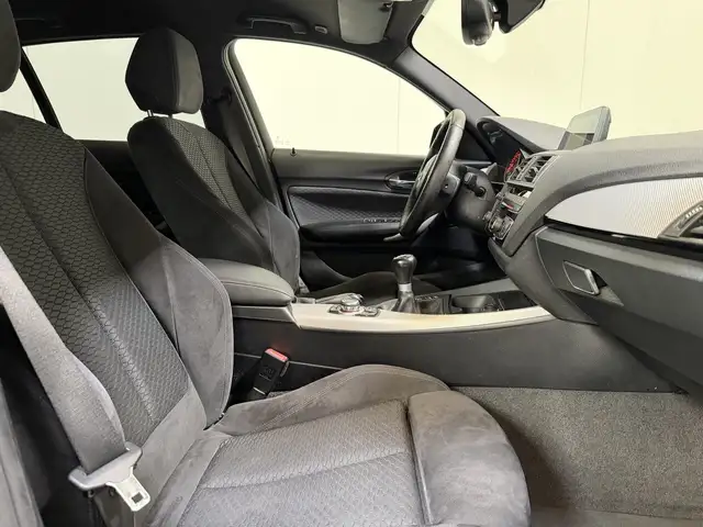 BMW 1 Series view 2