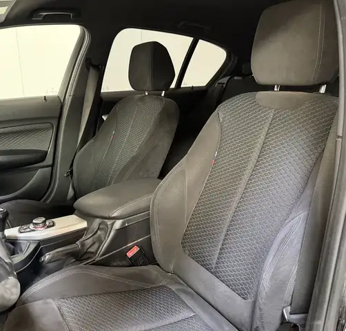 BMW 1 Series view 17