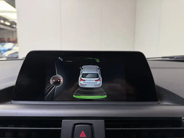BMW 1 Series view 16