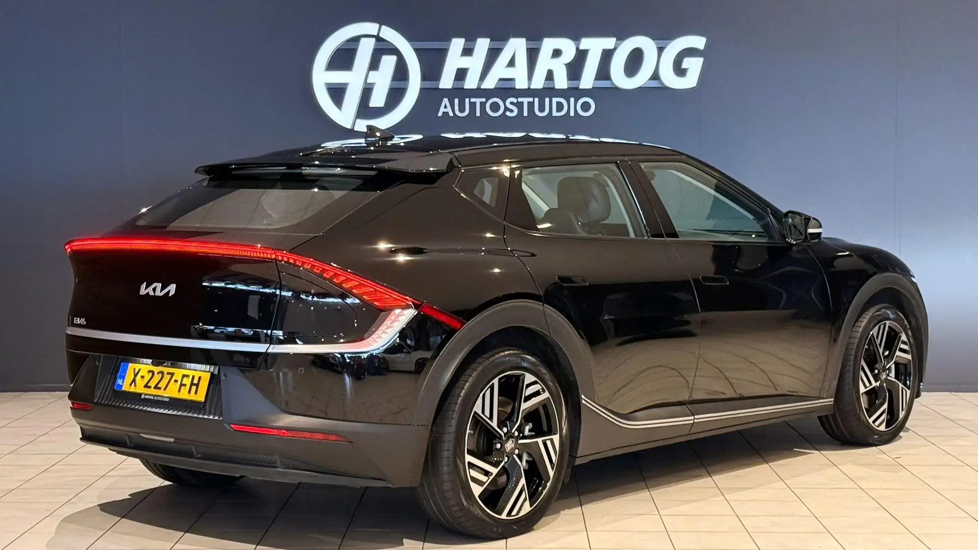 Kia EV6 Edition Advanced 77.4 kWh + STUURVERWARMING / CAME Schwarz - 2