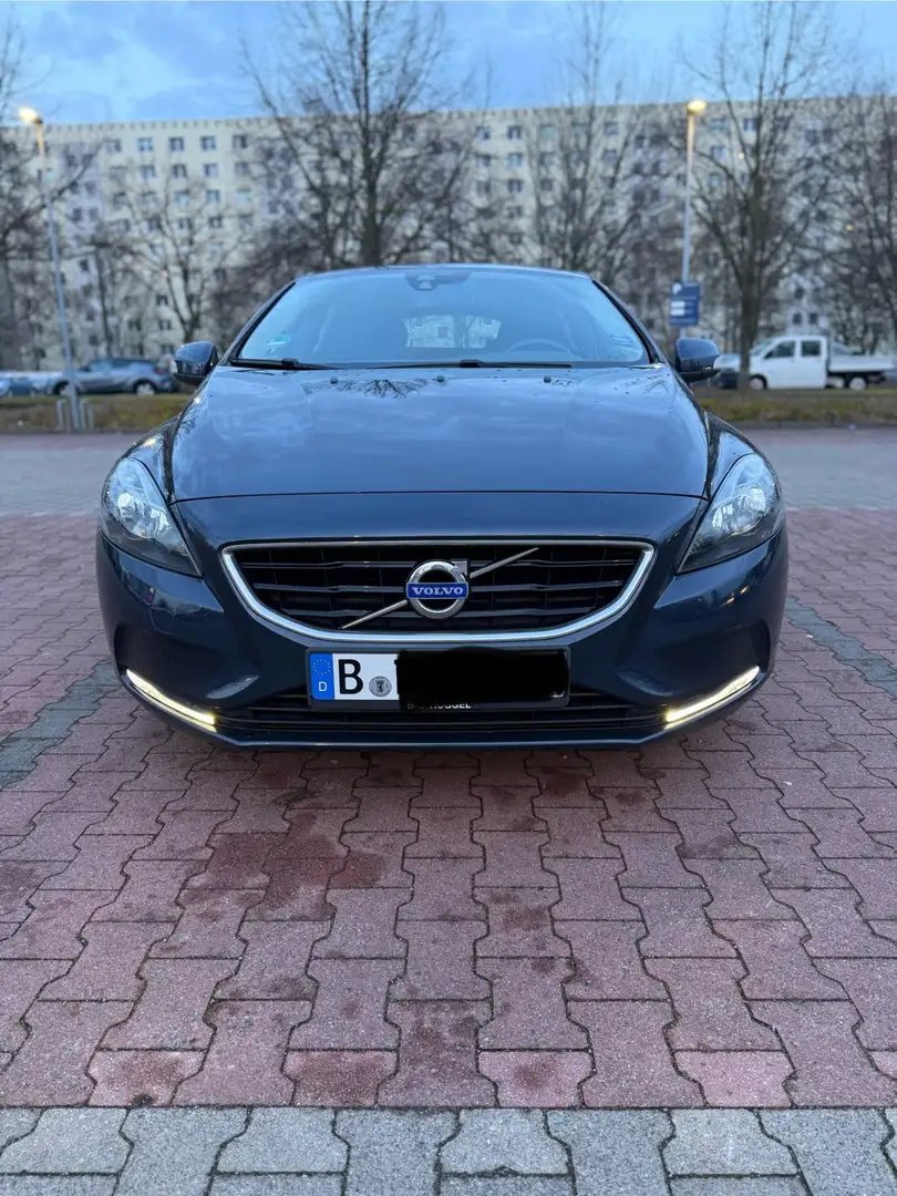 Volvo V40 D4 Momentum - 1
