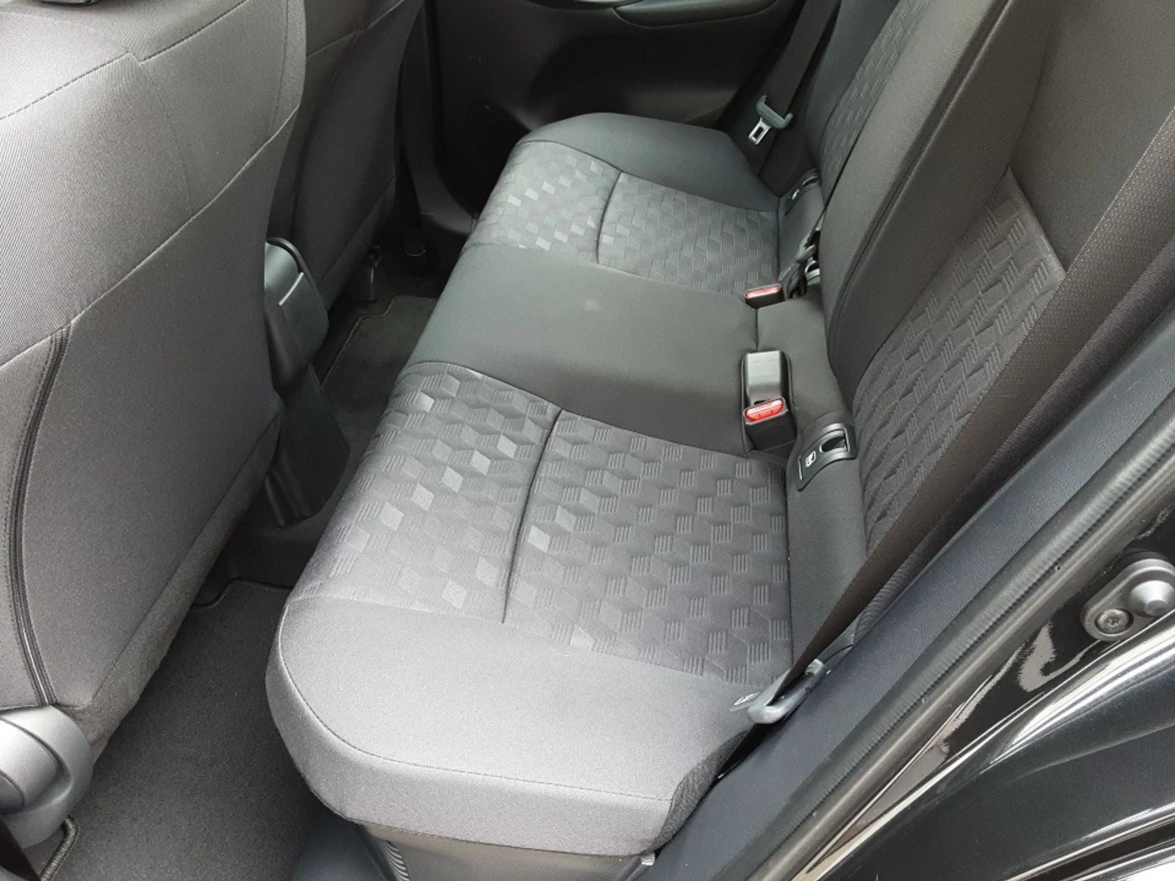 Mazda 2 Hybrid 1.5L Hybrid VVT-i 116 Center-Line — photo 11