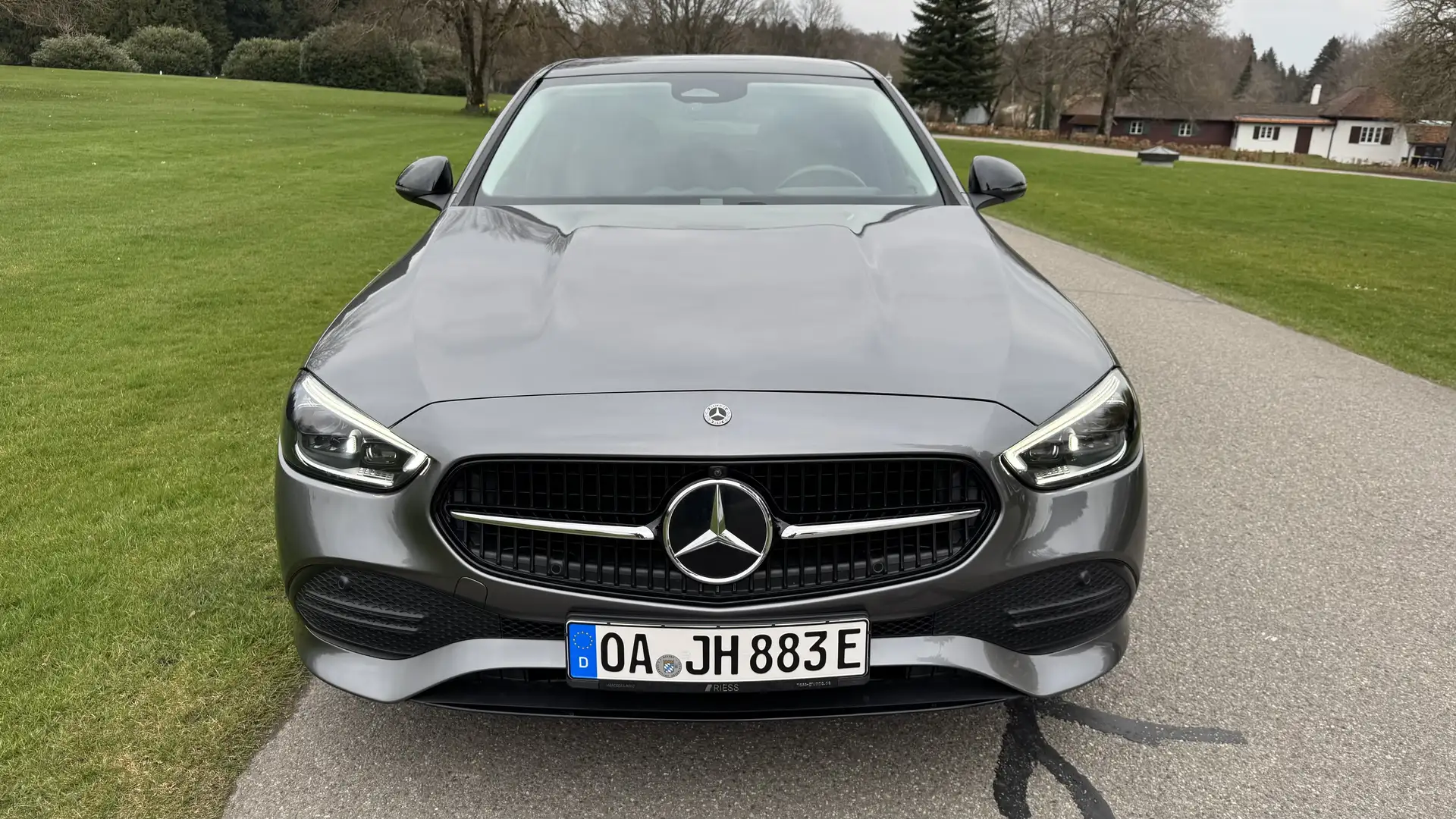 Mercedes-Benz C 300 C300e*Aut*Hybrid*Distr+*SpurH*LED*Amb*Pano*360° Šedá - 2