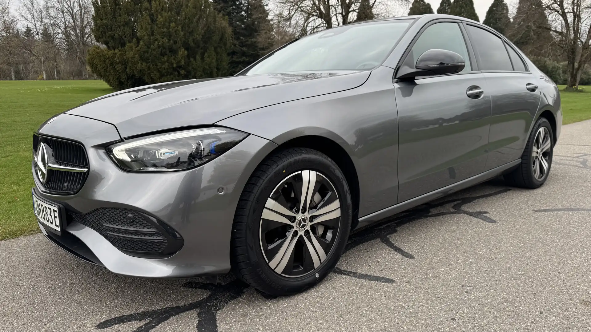 Mercedes-Benz C 300 C300e*Aut*Hybrid*Distr+*SpurH*LED*Amb*Pano*360° Šedá - 1