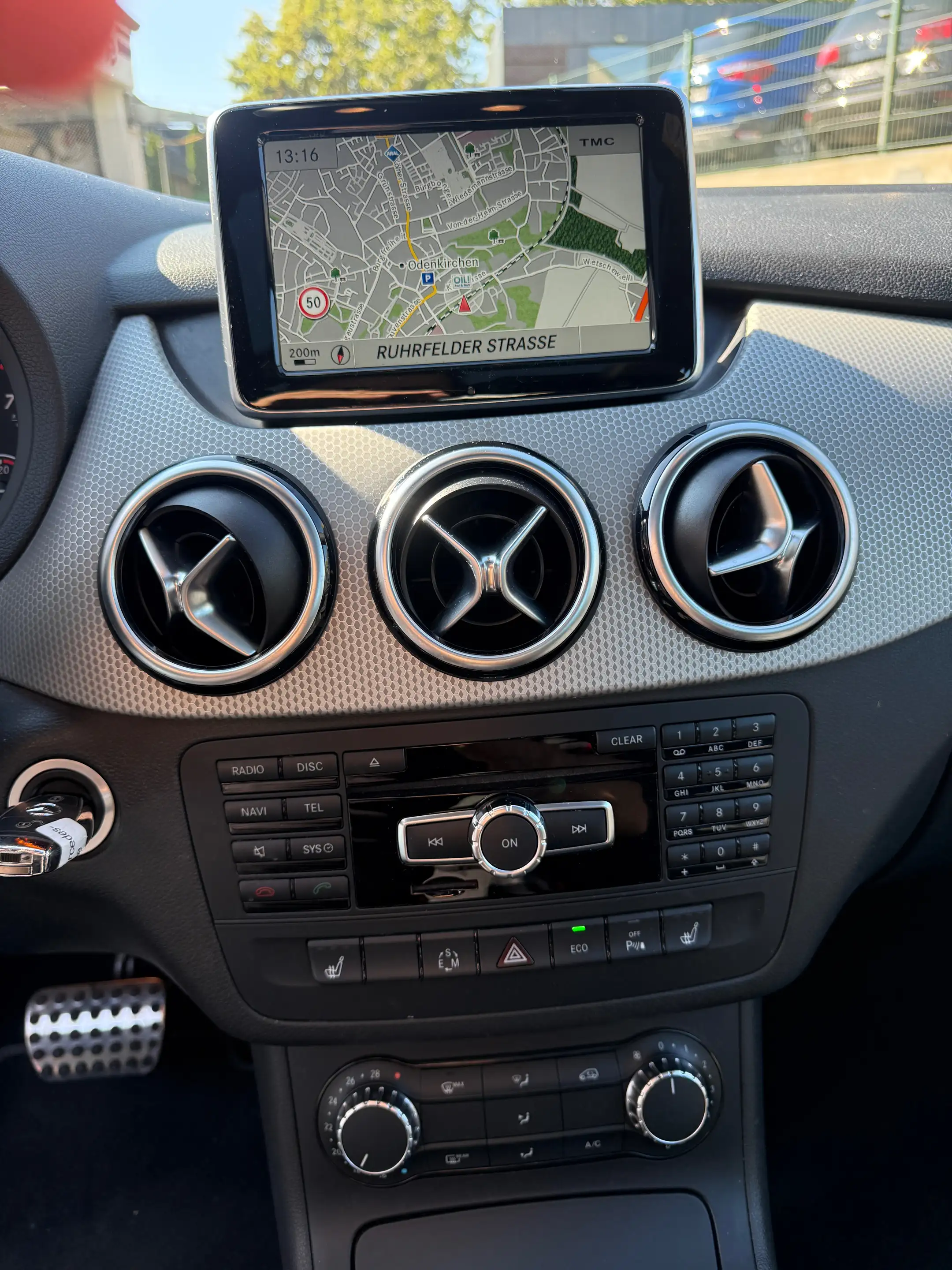 Mercedes-Benz B 220 B 220 4Matic*Xenon*AHK*Pano — photo 15