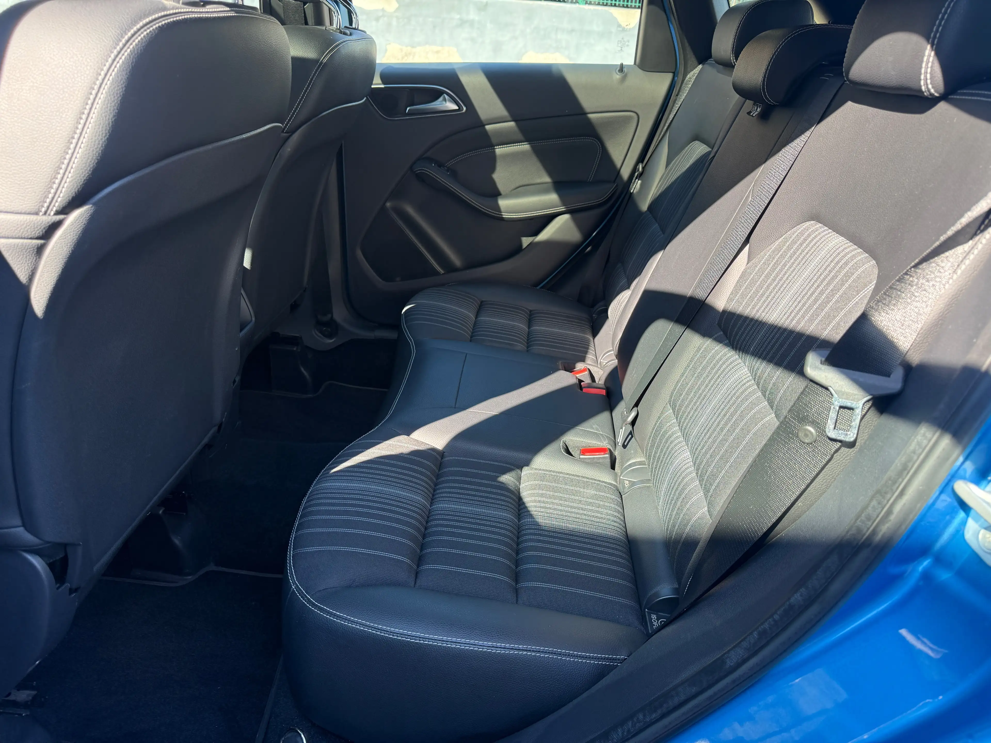 Mercedes-Benz B 220 B 220 4Matic*Xenon*AHK*Pano — photo 8