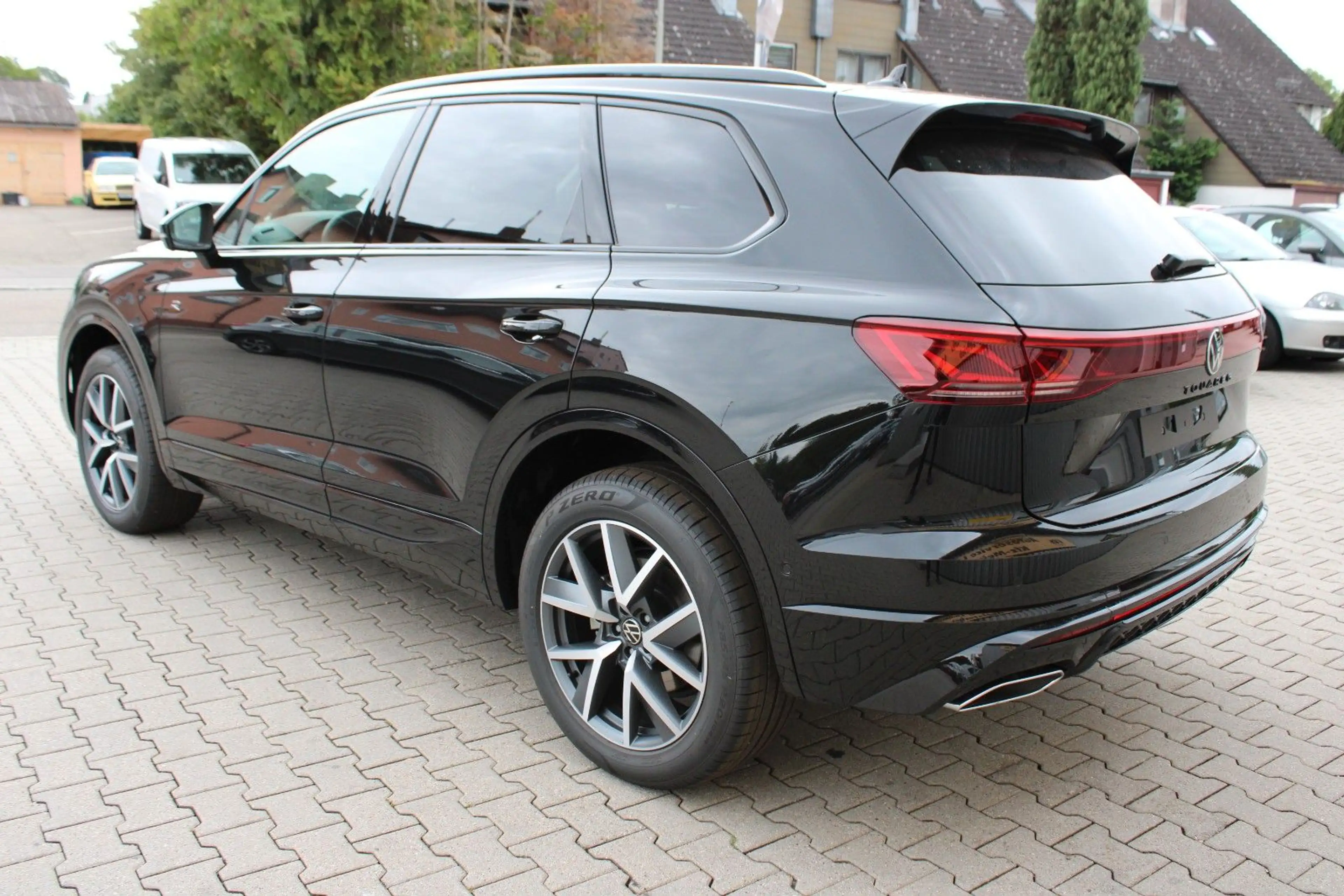 Volkswagen Touareg 3.0 TDI 4Motion R-Line FINAL EDITION — photo 4