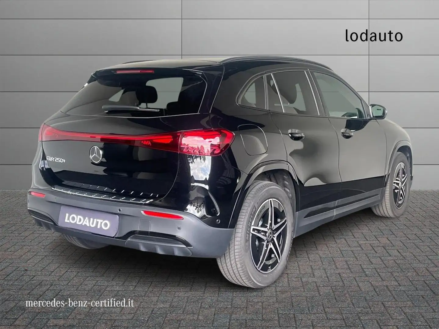 Mercedes-Benz EQA 250 EQA 250+ AMG Line Advanced Schwarz - 2