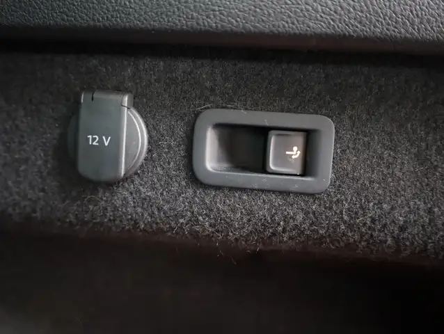 Volkswagen Passat view 13