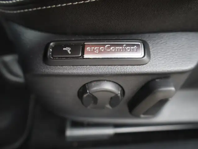 Volkswagen Passat view 15