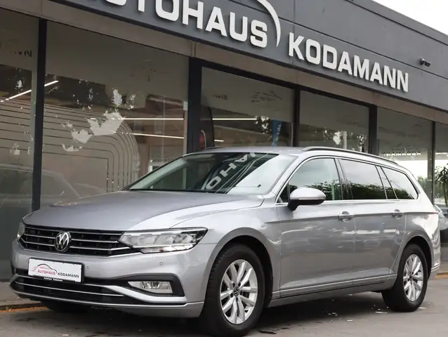 Volkswagen Passat view 6