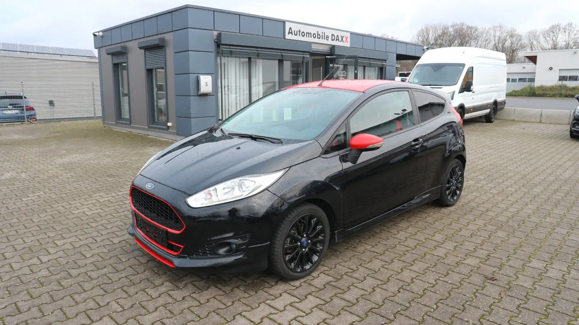 Ford Fiesta 1.0 EcoBoost Sport Zwart - 1