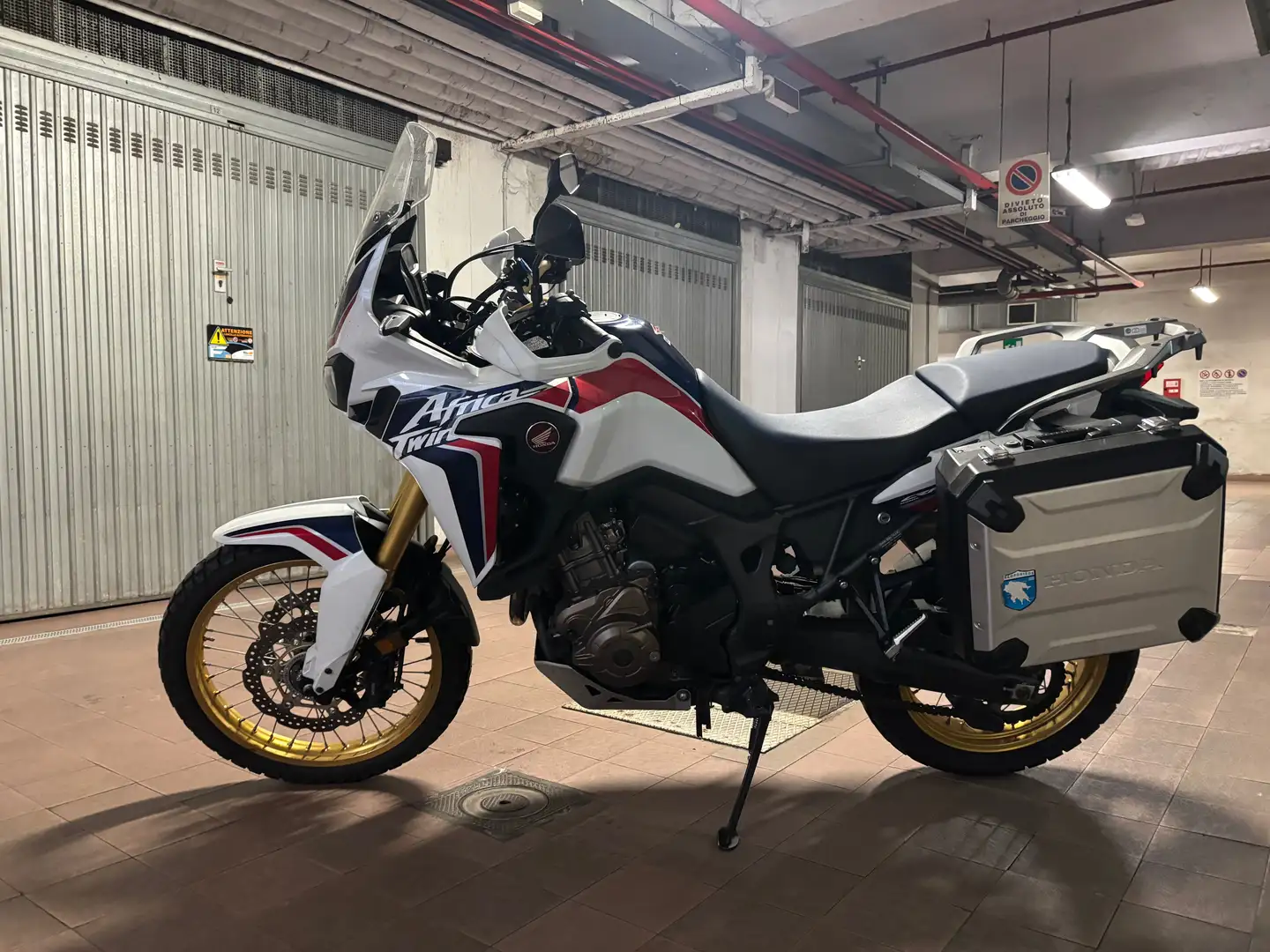 Honda CRF 1000 TRICOLOR DCT ABS - 1