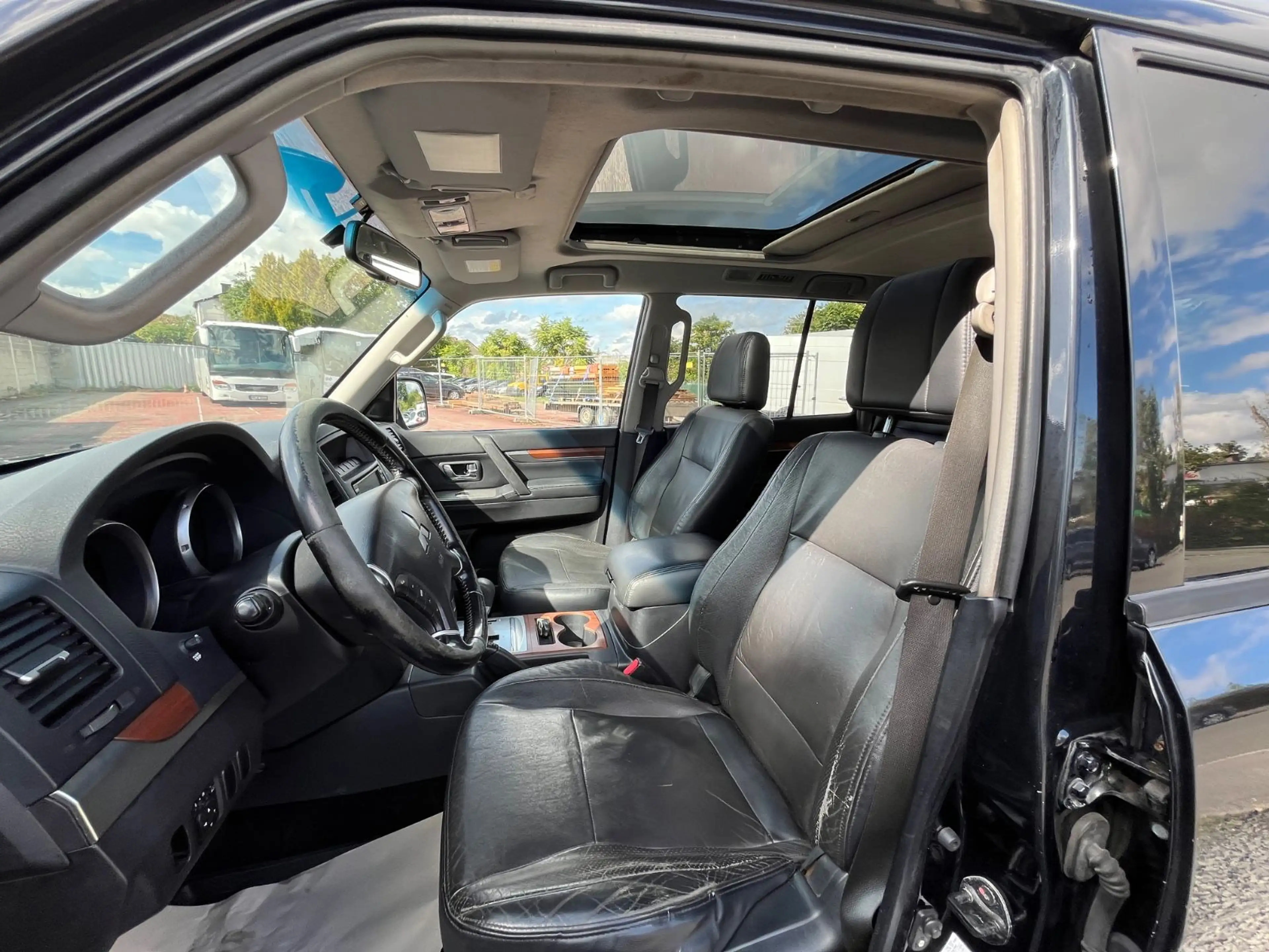 Mitsubishi Pajero 3.2 DI-D Instyle — photo 13