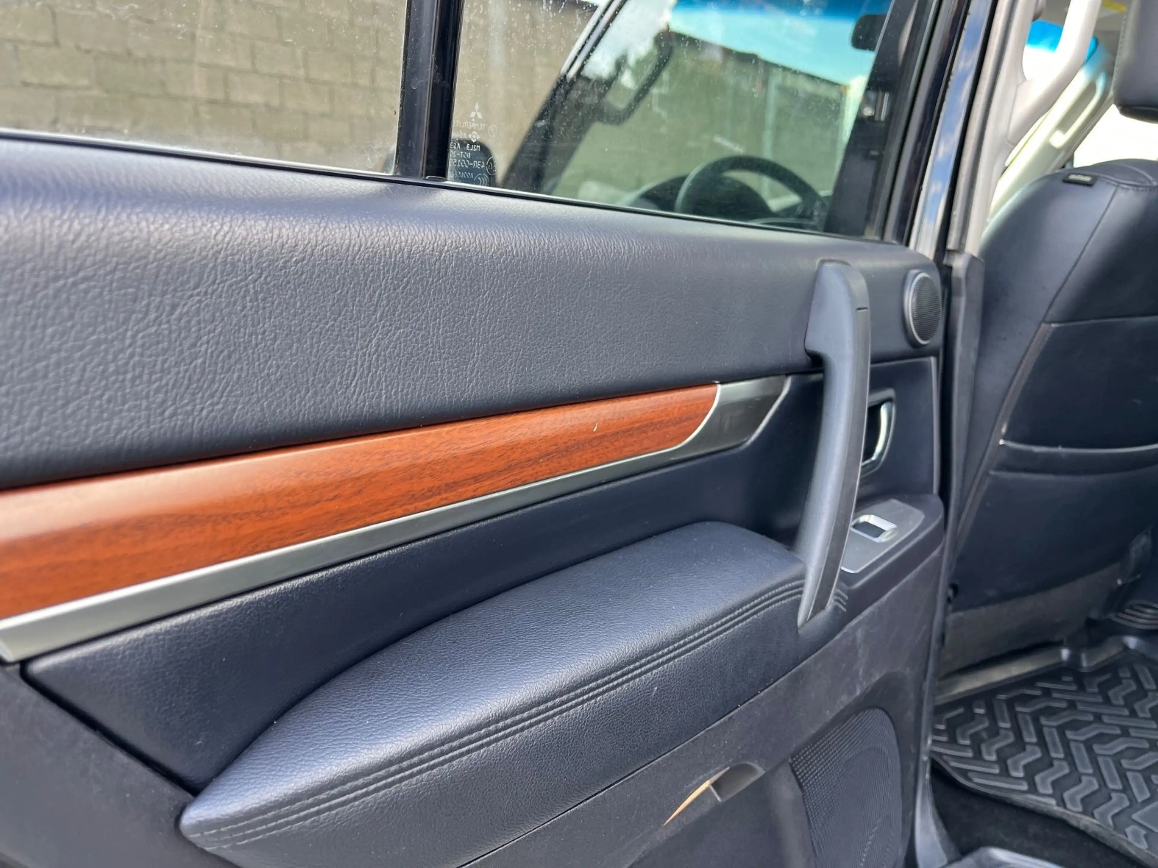 Mitsubishi Pajero 3.2 DI-D Instyle — photo 8