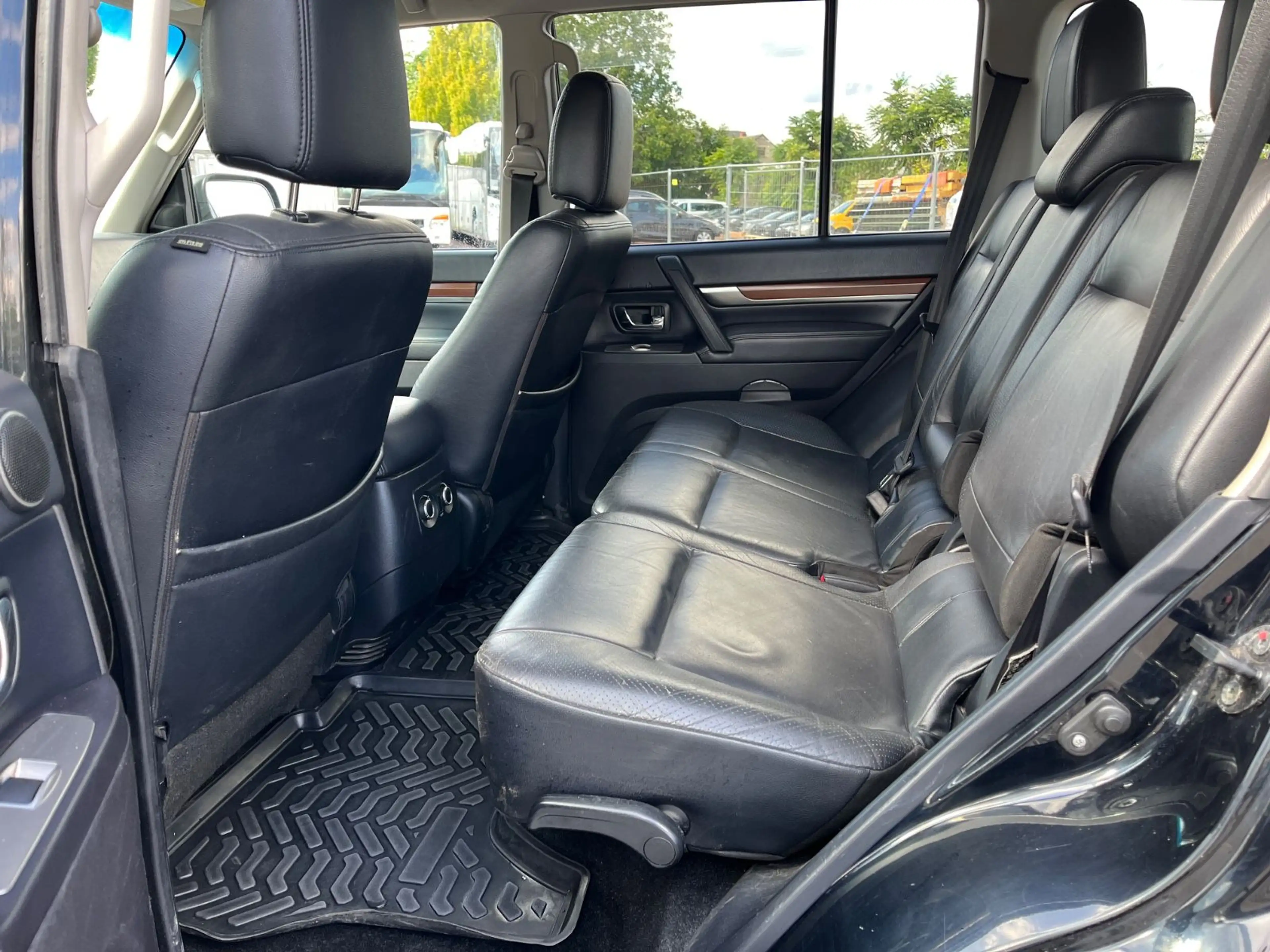 Mitsubishi Pajero 3.2 DI-D Instyle — photo 7