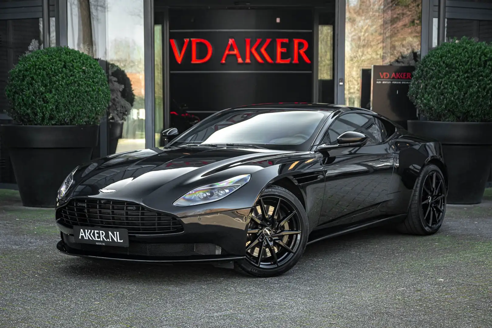 Aston Martin DB11 V8 BLACK PACK+STOEL KOELING+360CAM+PREMIUM AUDIO Noir - 1