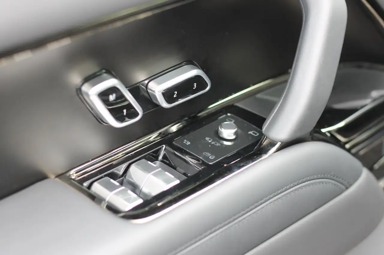 Land Rover Range Rover 4.4 V8 mhev SV awd 615cv auto, миниатюра 25