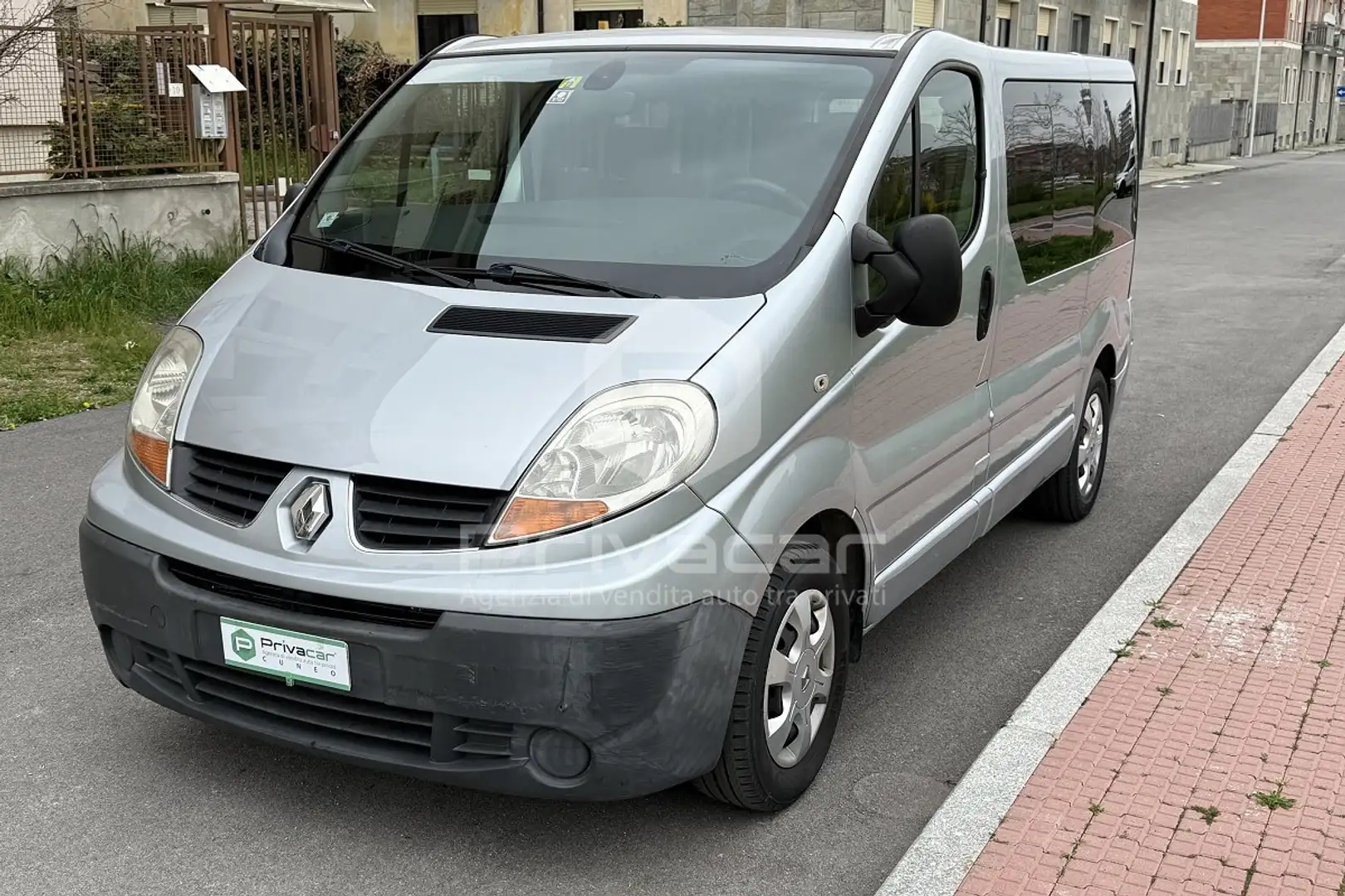 Renault Trafic Trafic T27 2.5 dCi/150 PC-TN Passenger Luxe DPF Argento - 1