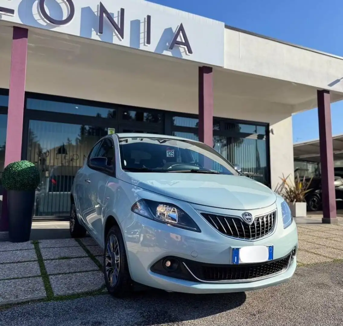 Lancia Ypsilon 1.0 firefly hybrid Gold Plus s&s 70cv 5p KM 0 Bleu - 1