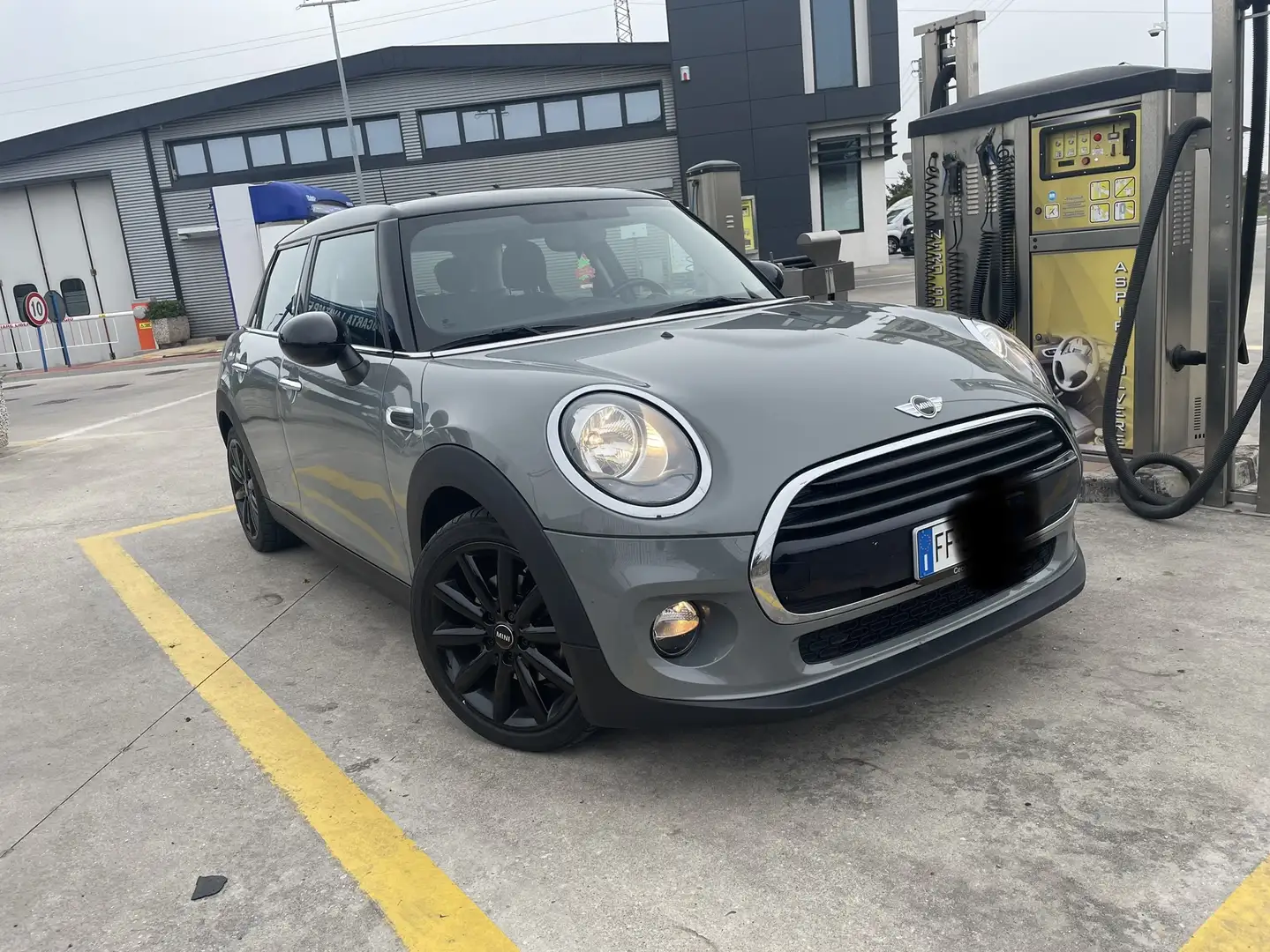 MINI Cooper D 1.5 5p auto - 2